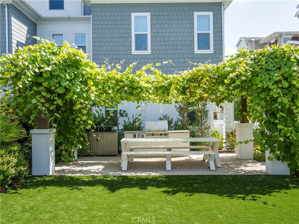 1183 Winslow Lane
