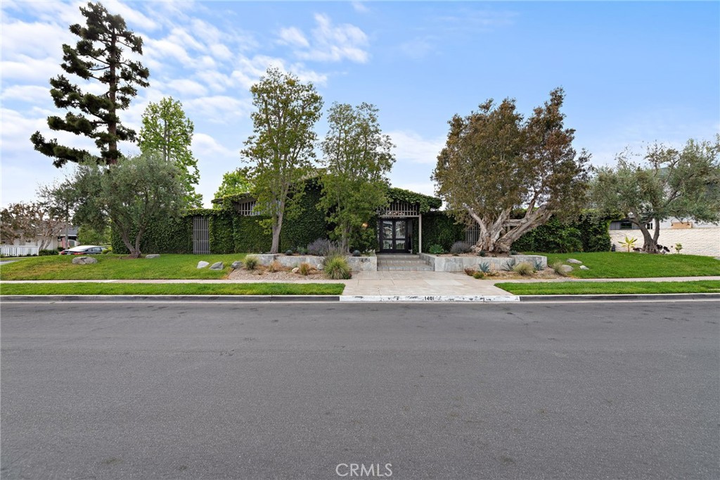 1401 Lincoln Lane