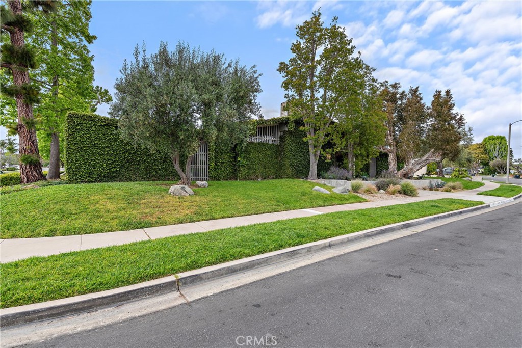 1401 Lincoln Lane