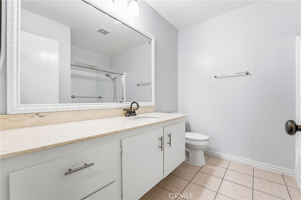 1001 W MacArthur Boulevard 130