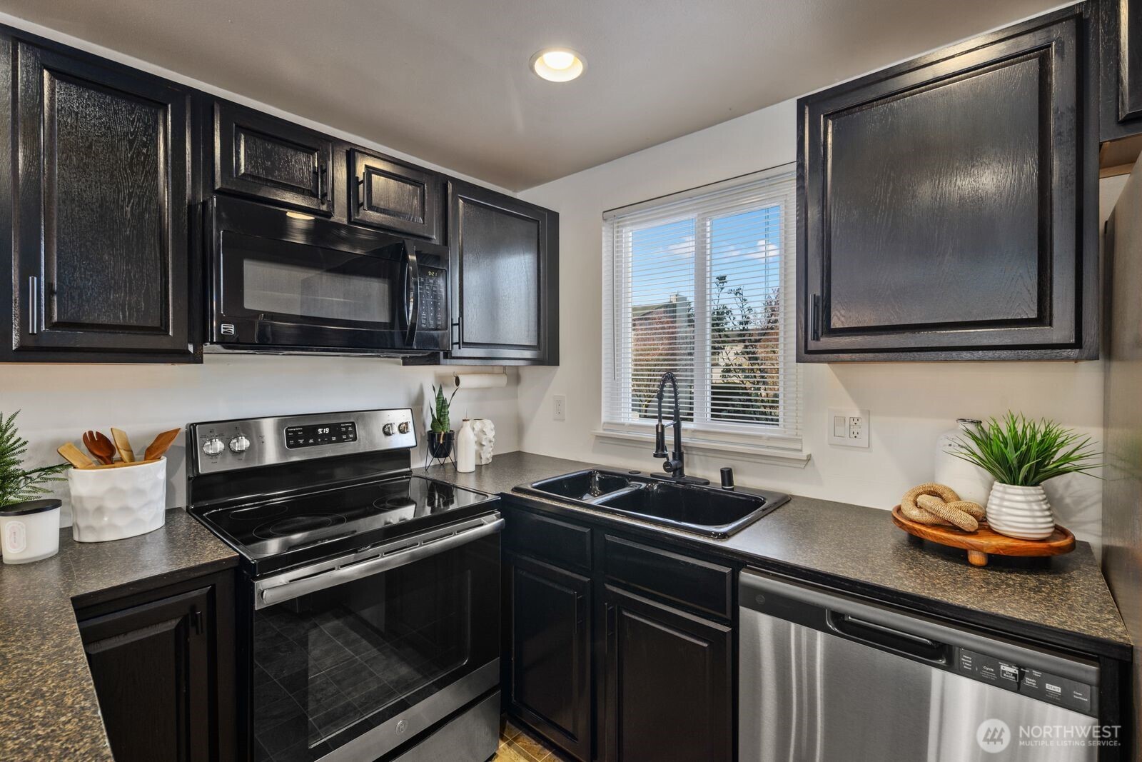 8823 Holly Drive Unit: D204