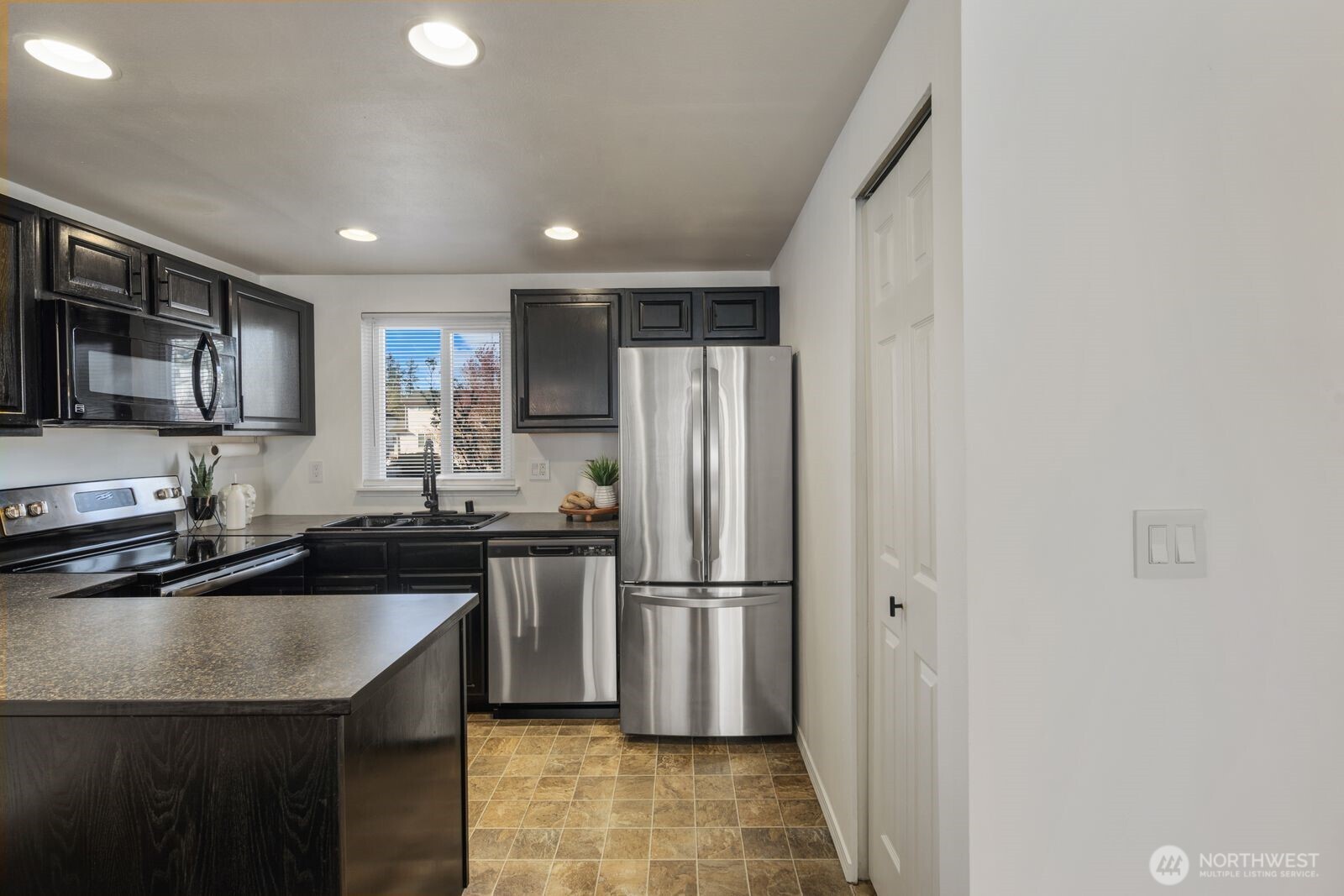 8823 Holly Drive Unit: D204