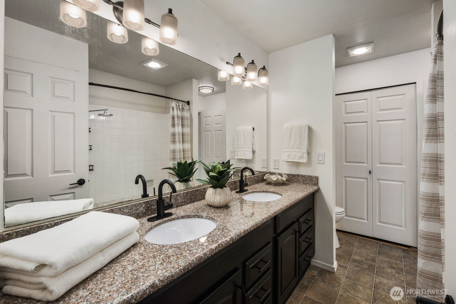 8823 Holly Drive Unit: D204