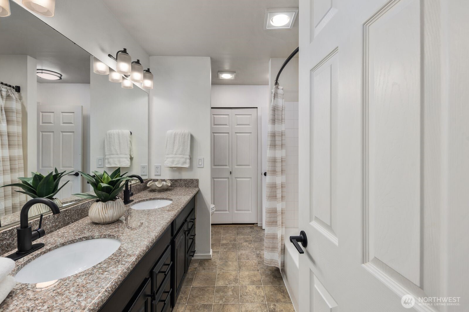 8823 Holly Drive Unit: D204