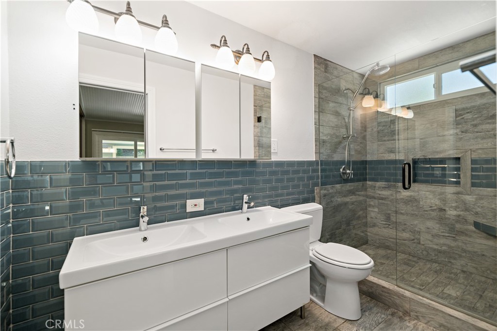 42816 Twilight Court