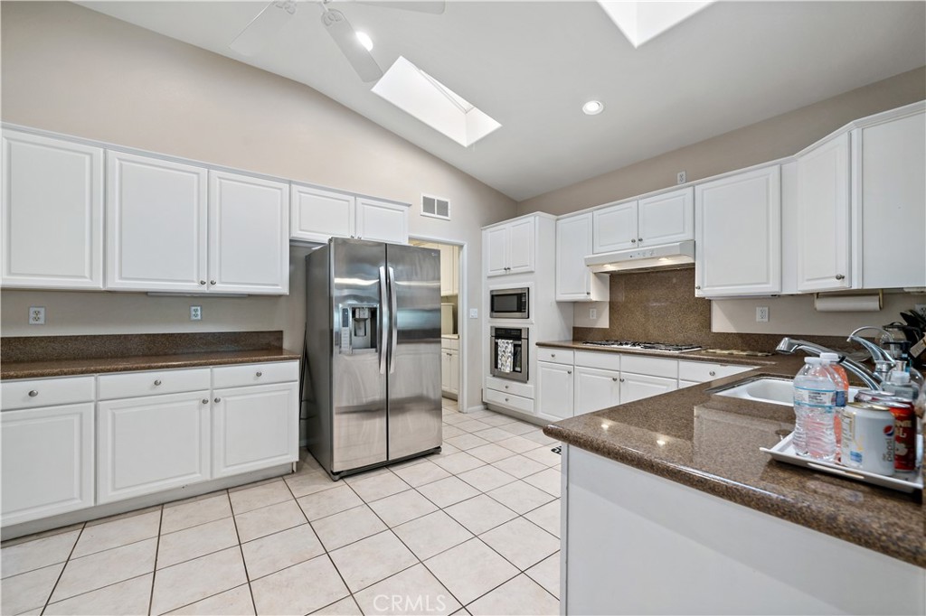 24172 Calle Artino