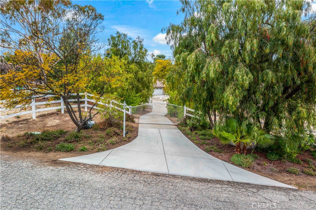 37430 Avenida Chapala