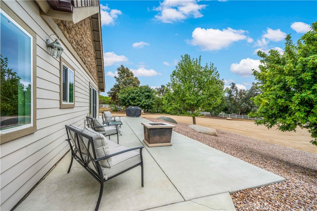 37430 Avenida Chapala