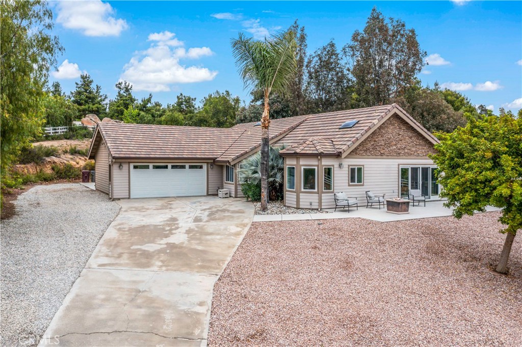 37430 Avenida Chapala