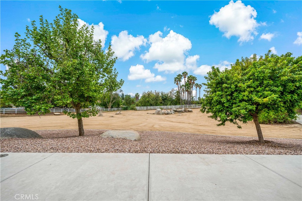 37430 Avenida Chapala