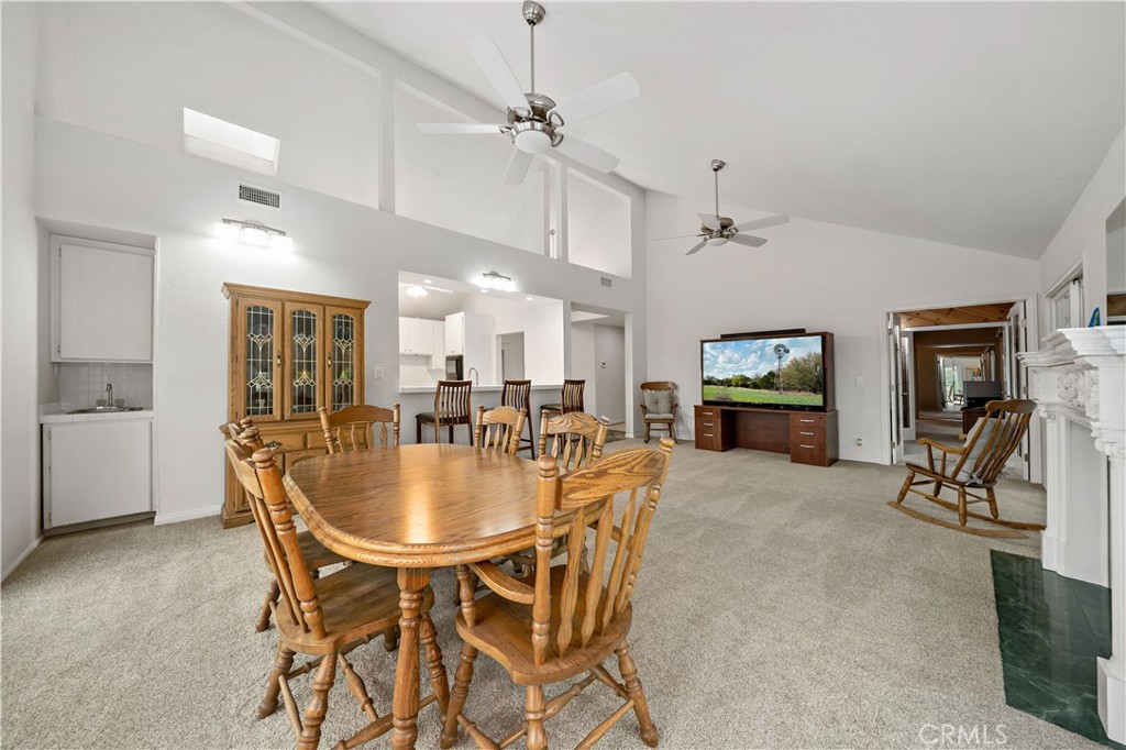 37430 Avenida Chapala