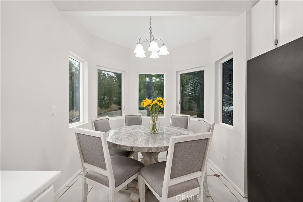 37430 Avenida Chapala