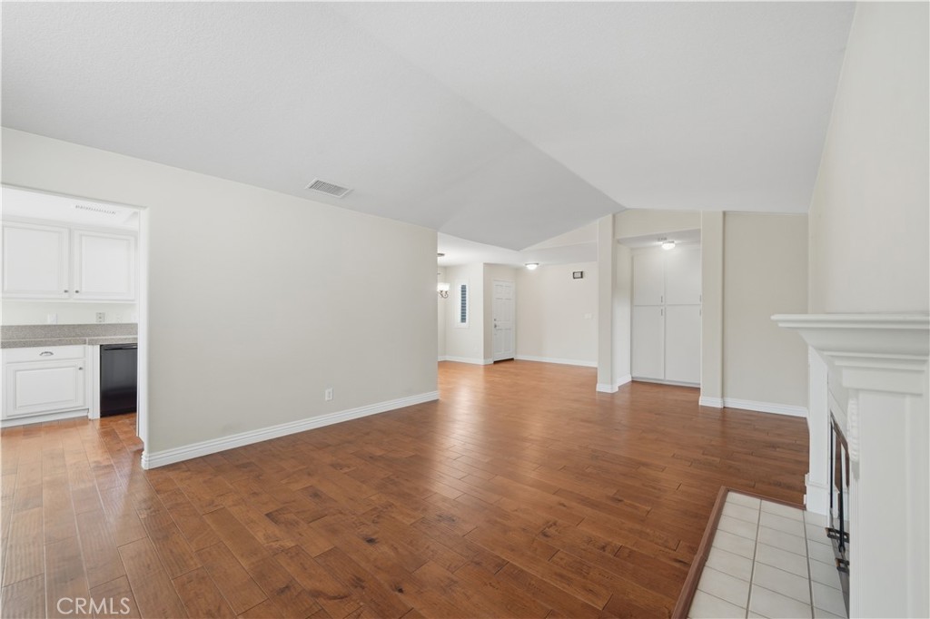 40512 Via Amapola