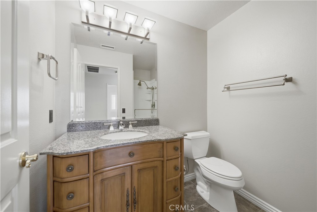 40512 Via Amapola