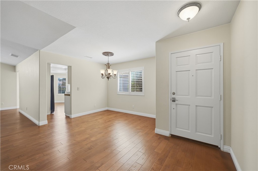 40512 Via Amapola