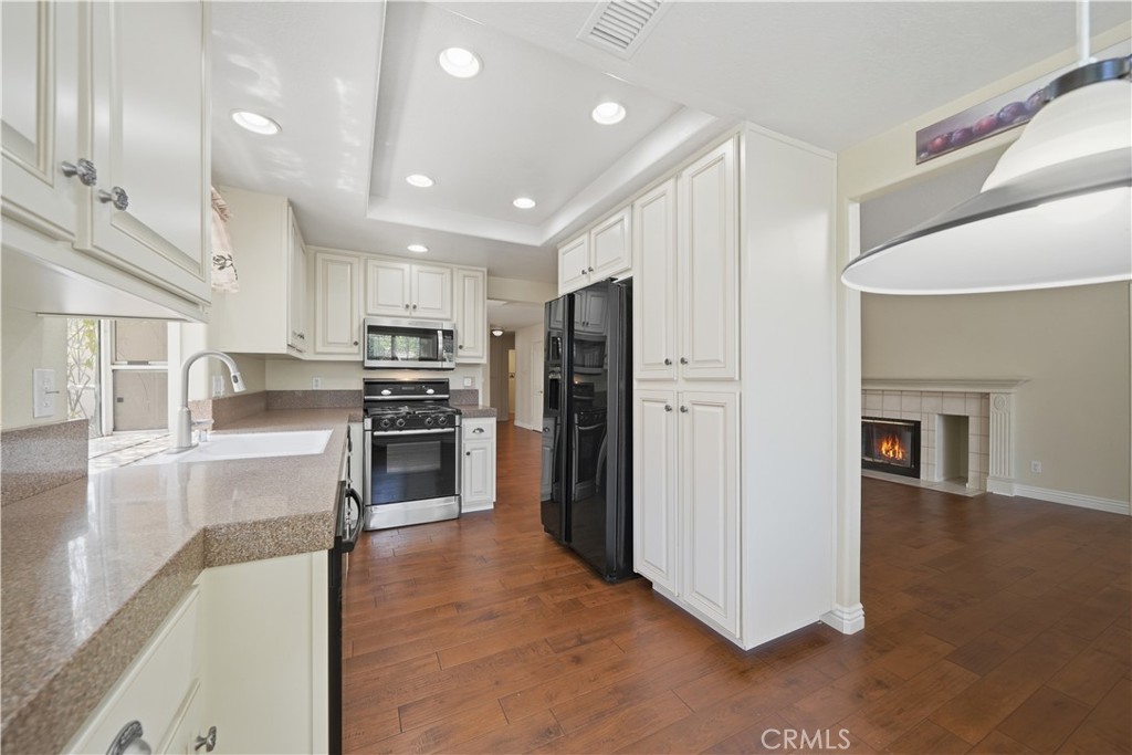 40512 Via Amapola