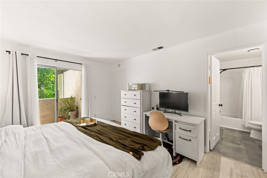 21256 Camelia
