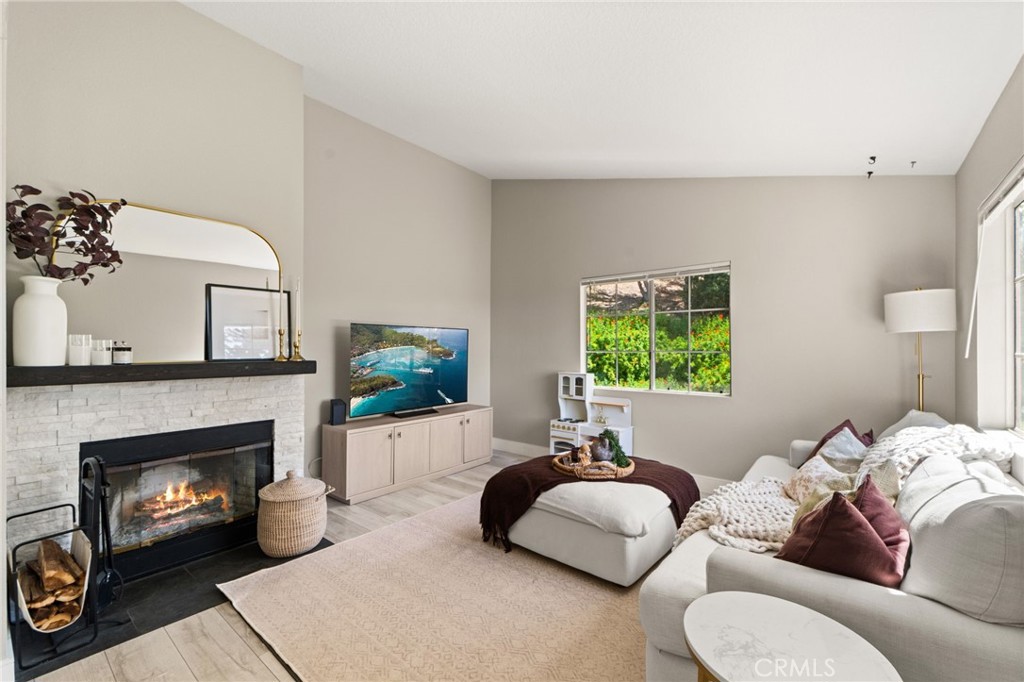 21256 Camelia