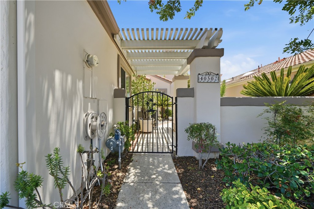40502 Via Amapola