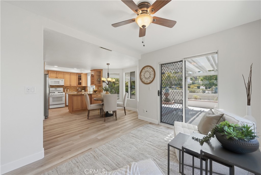 40502 Via Amapola