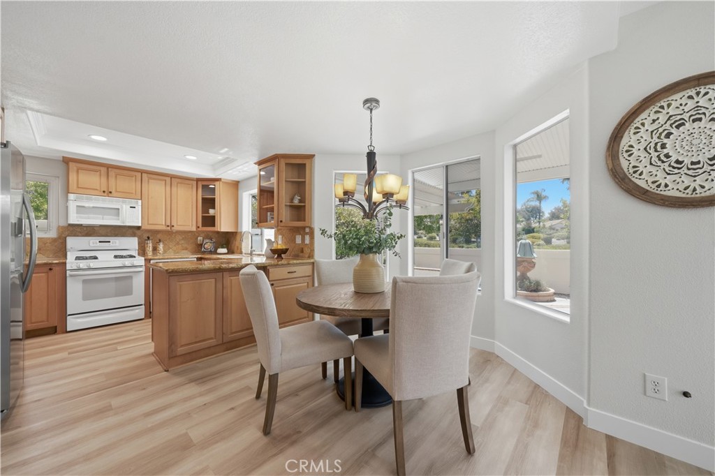 40502 Via Amapola