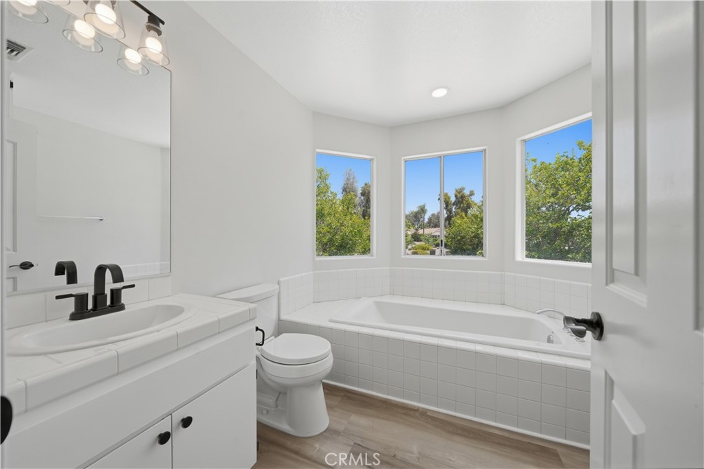 40502 Via Amapola