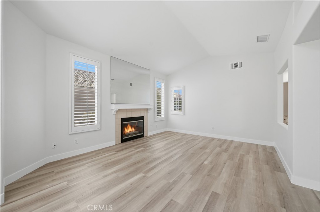 40502 Via Amapola
