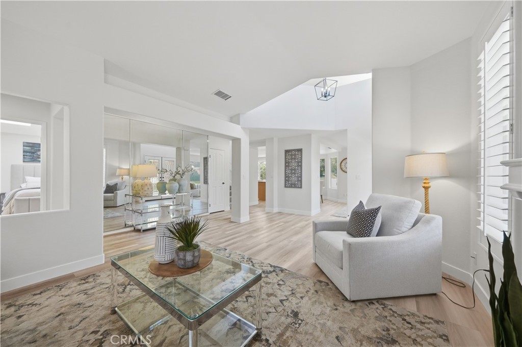 40502 Via Amapola
