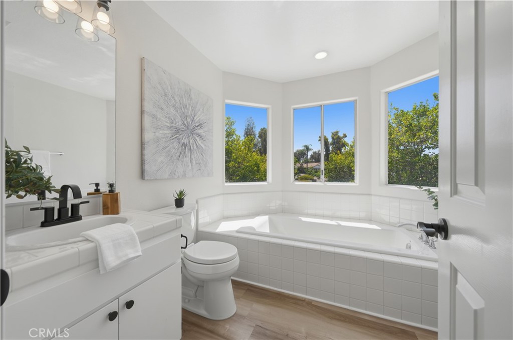 40502 Via Amapola