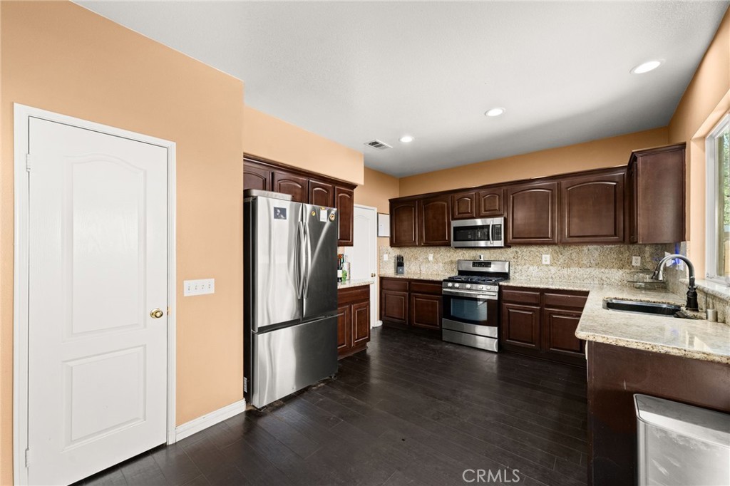 3938 Barbury Palms