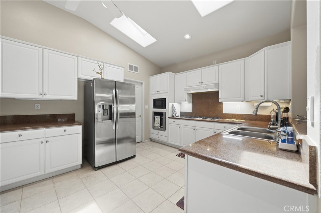 24172 Calle Artino