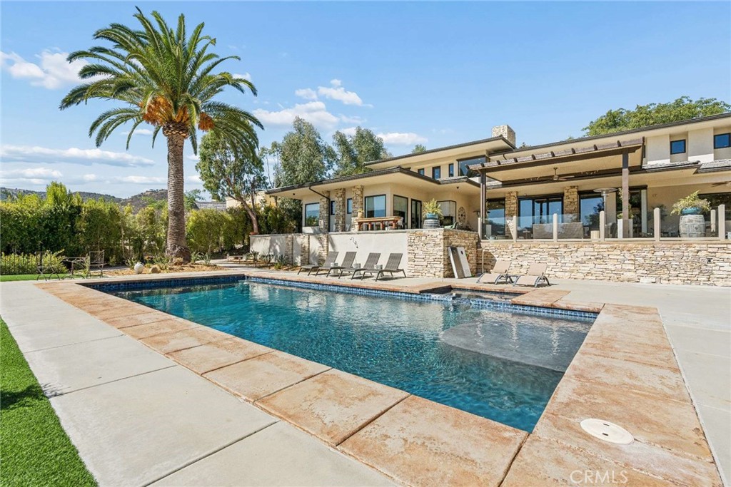 38144 Silver Fox Court