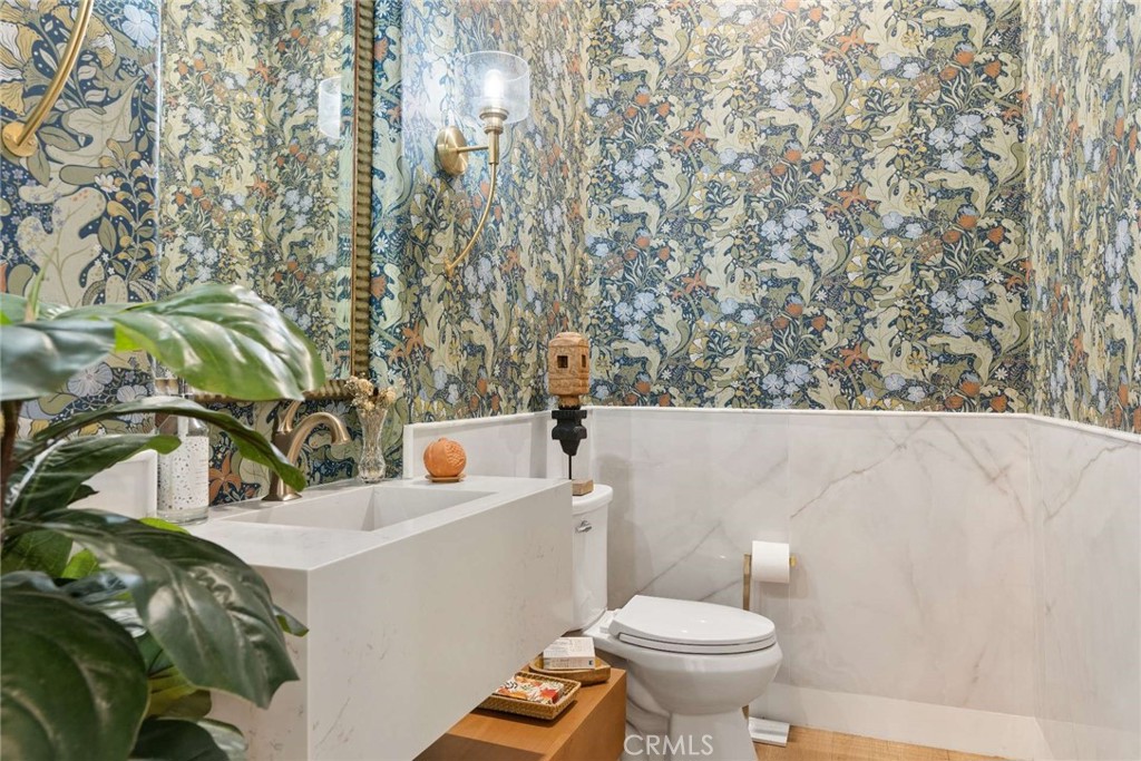 38144 Silver Fox Court