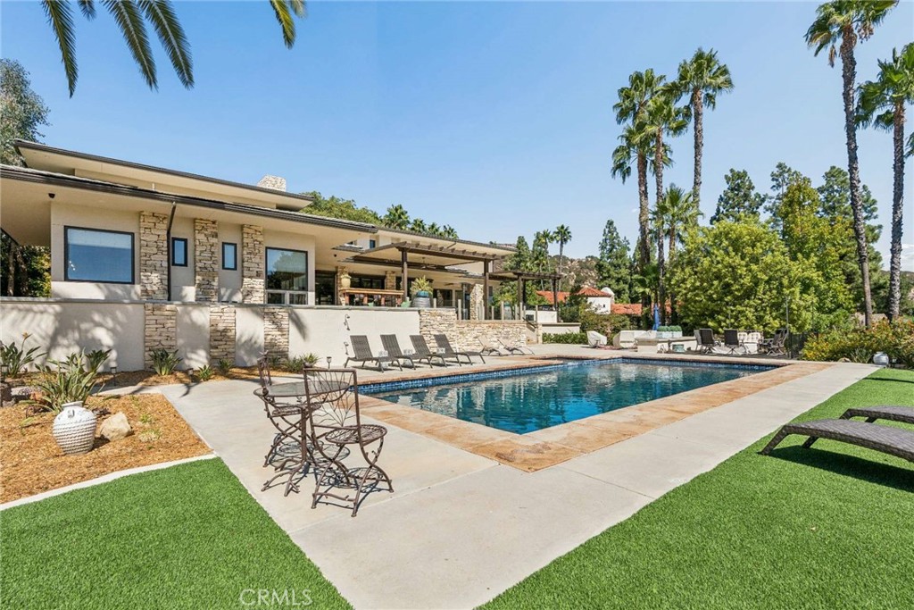38144 Silver Fox Court