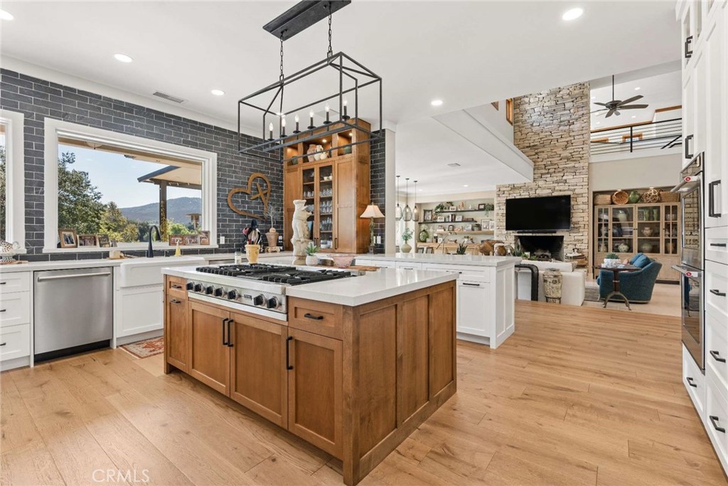 38144 Silver Fox Court