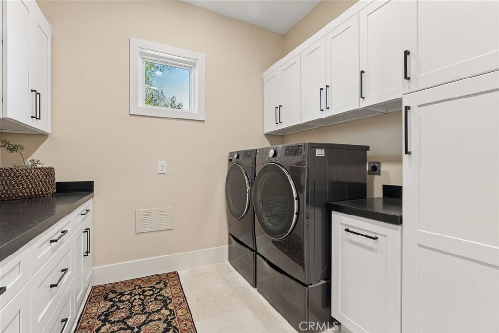 38144 Silver Fox Court