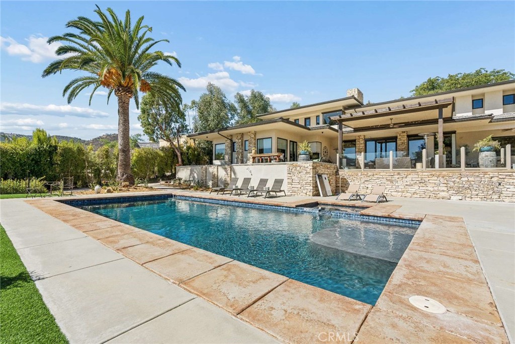 38144 Silver Fox Court