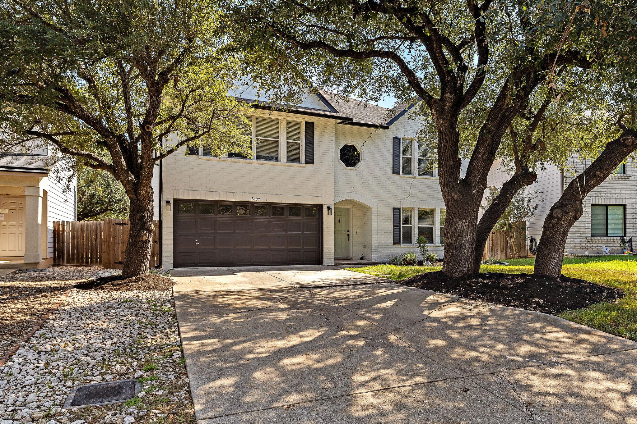 1609 Balsam WAY