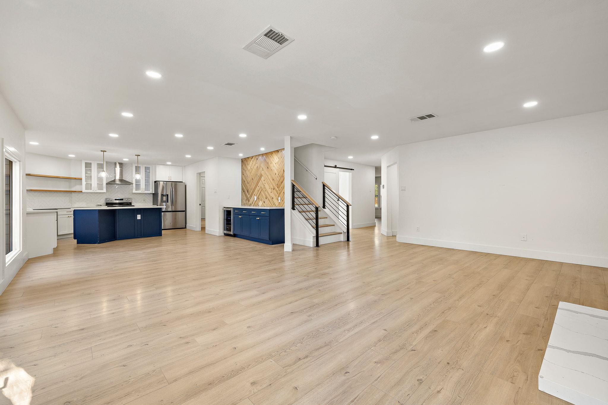 1609 Balsam WAY