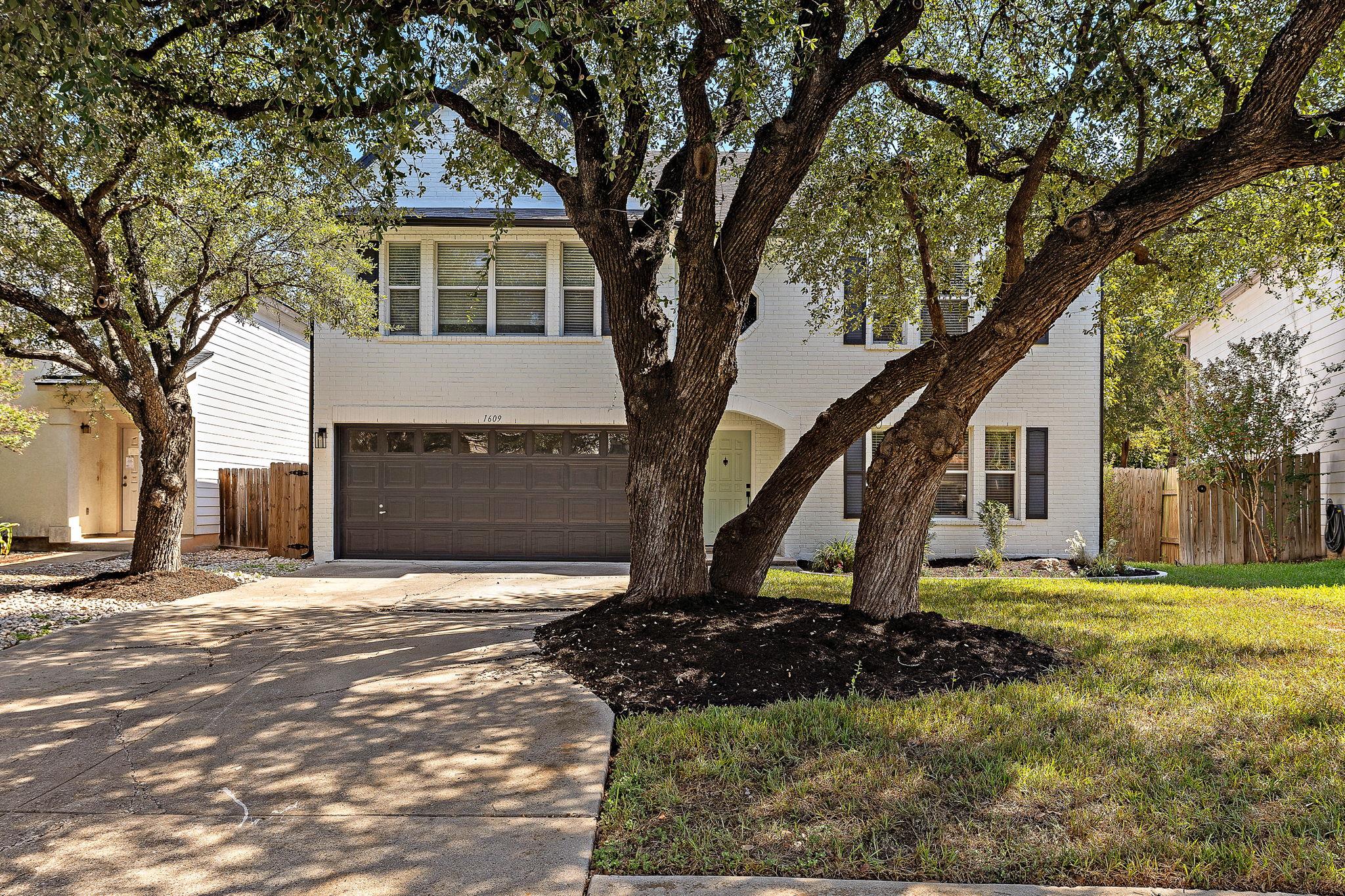 1609 Balsam WAY