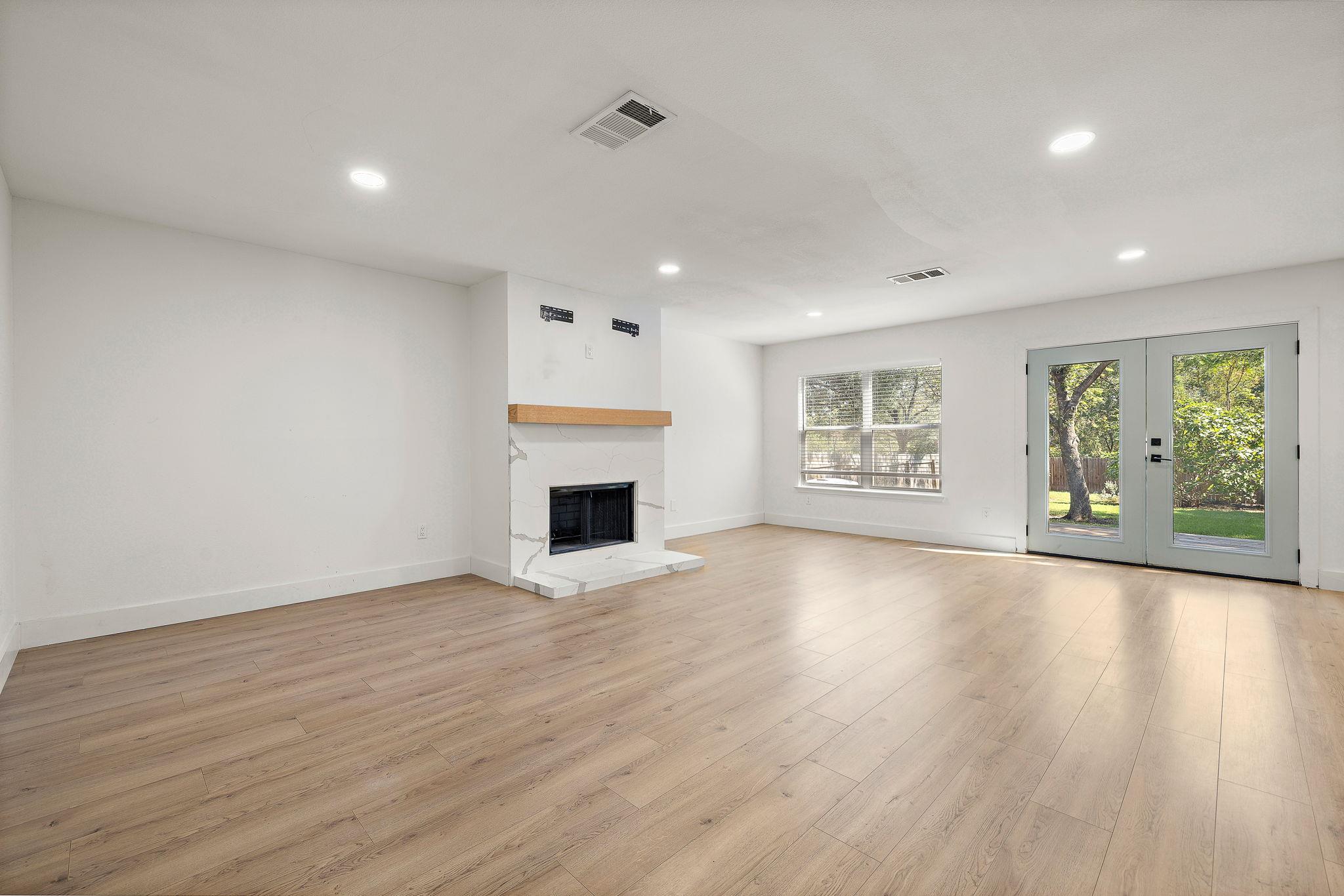1609 Balsam WAY