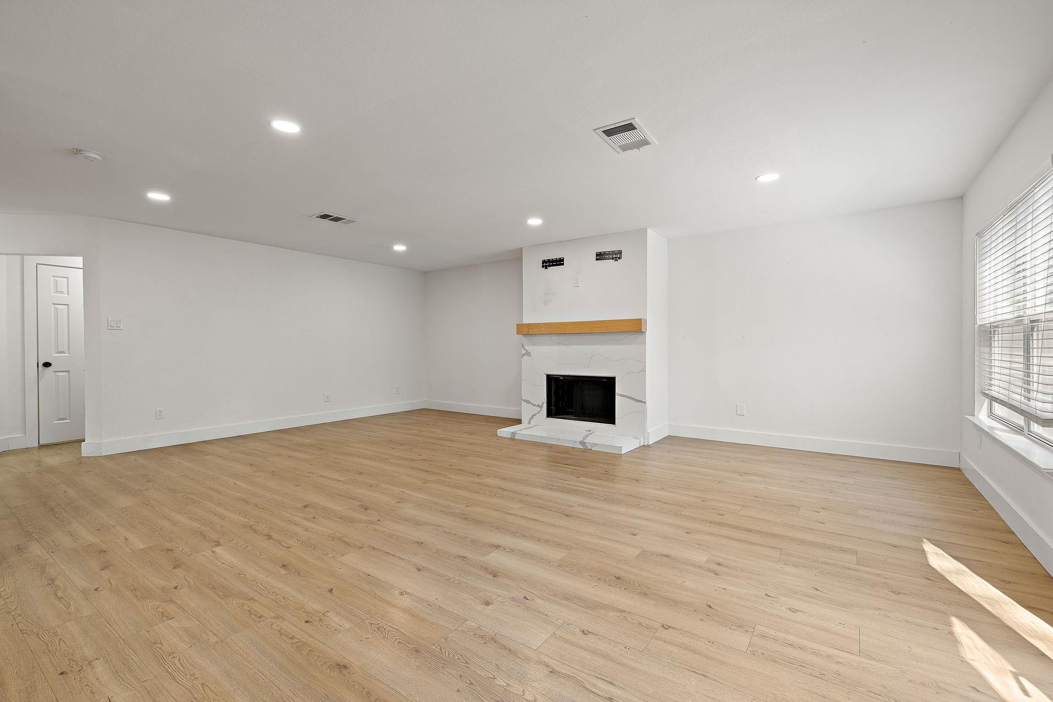 1609 Balsam WAY