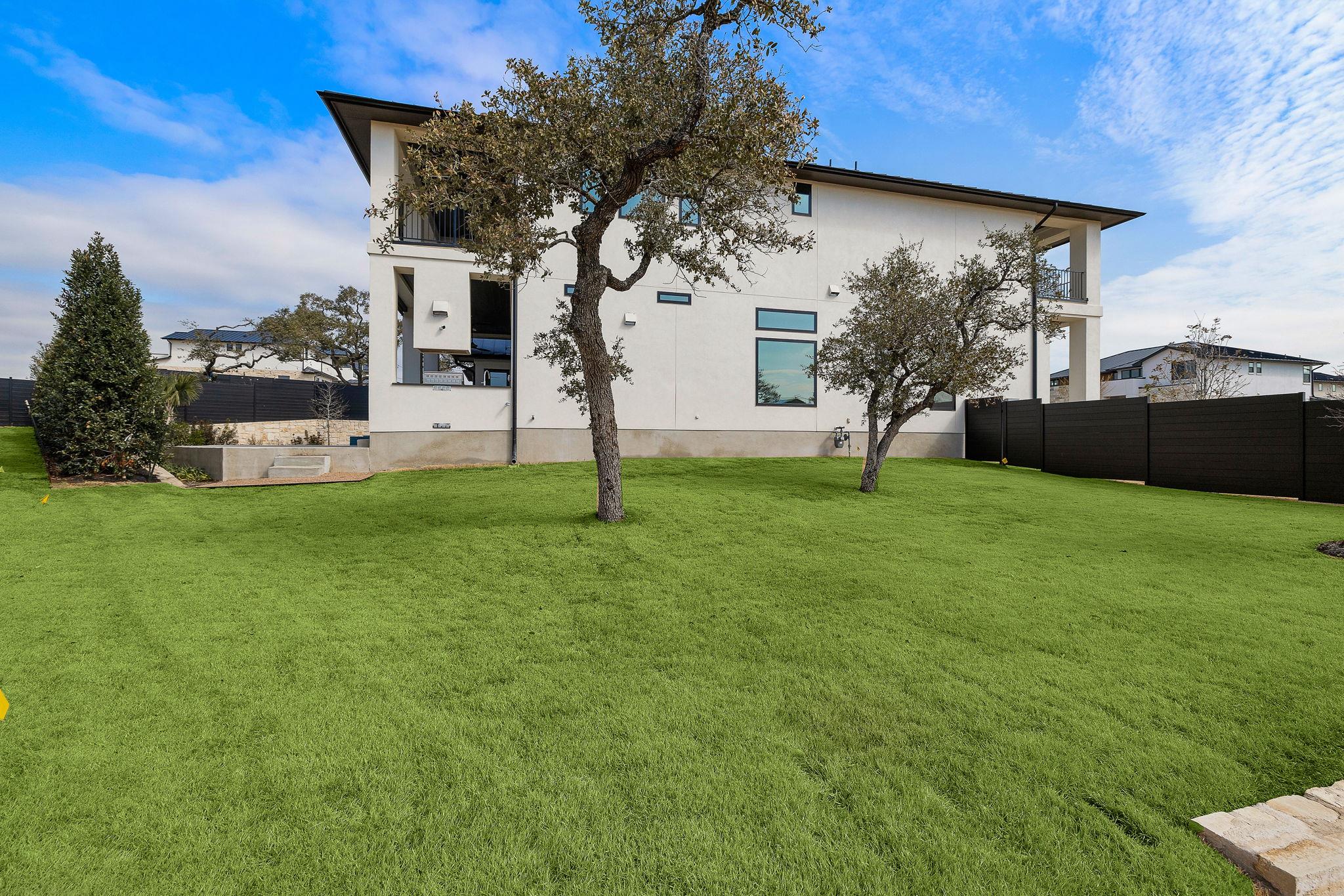 5900 Moondust LN