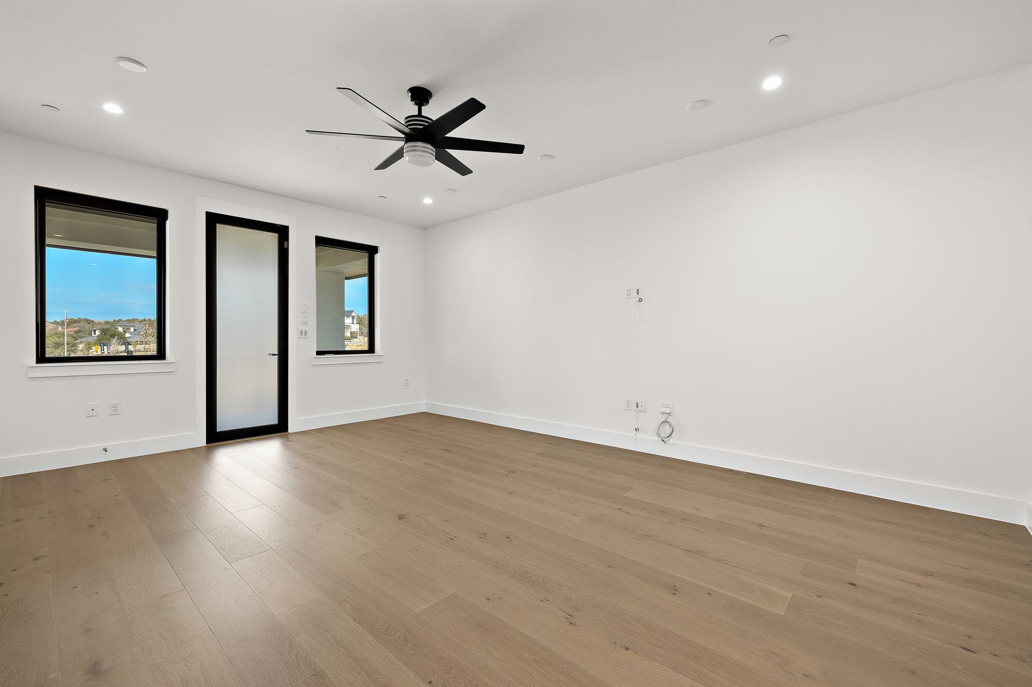 5900 Moondust LN