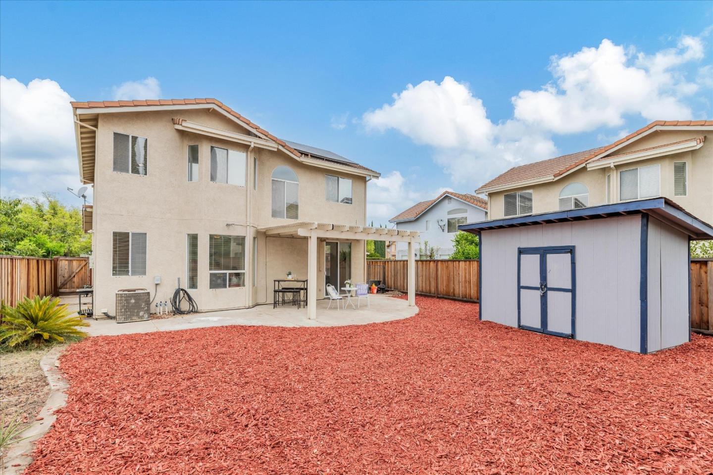 1618 Woodland CT