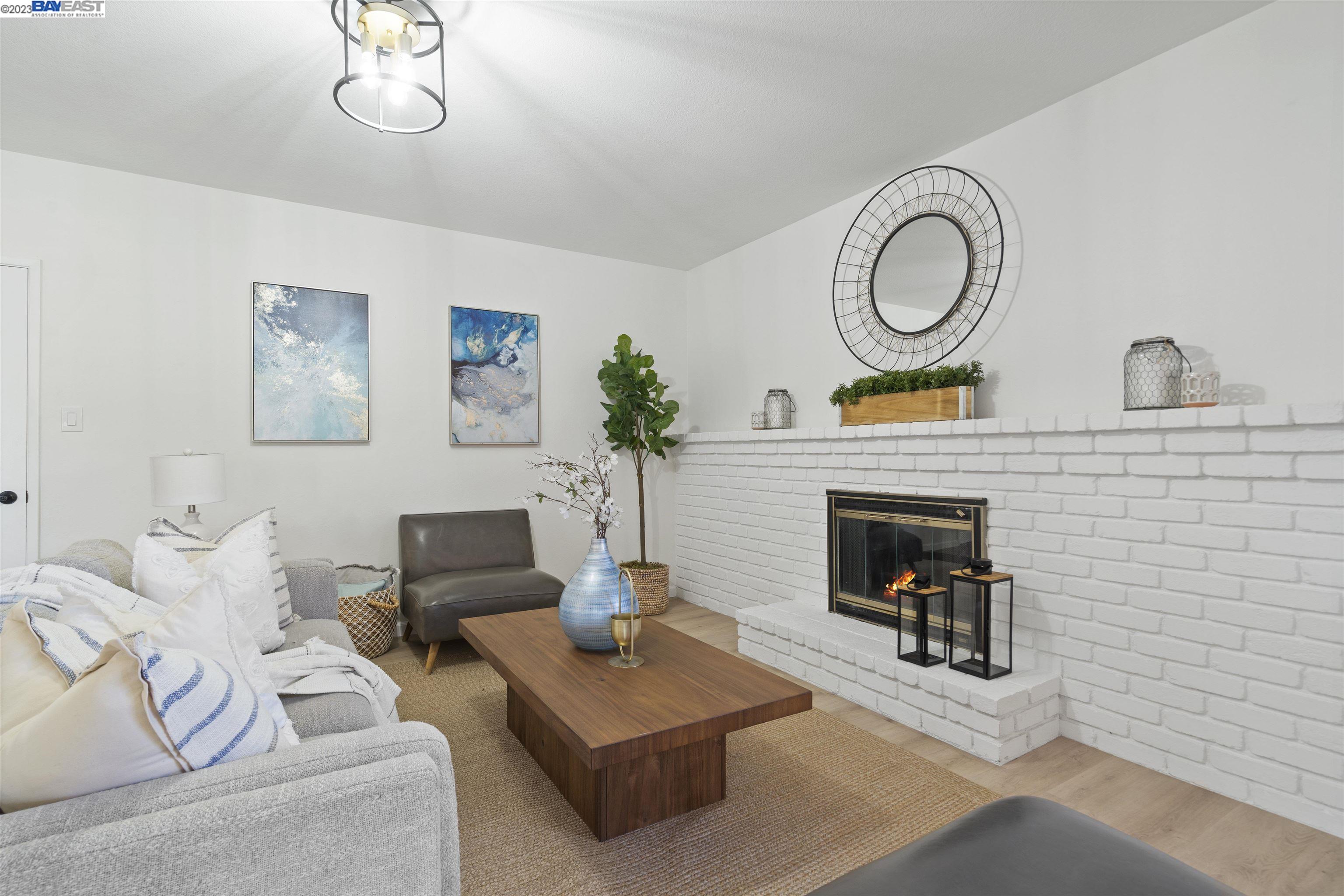 1283 Stephanie Ct
