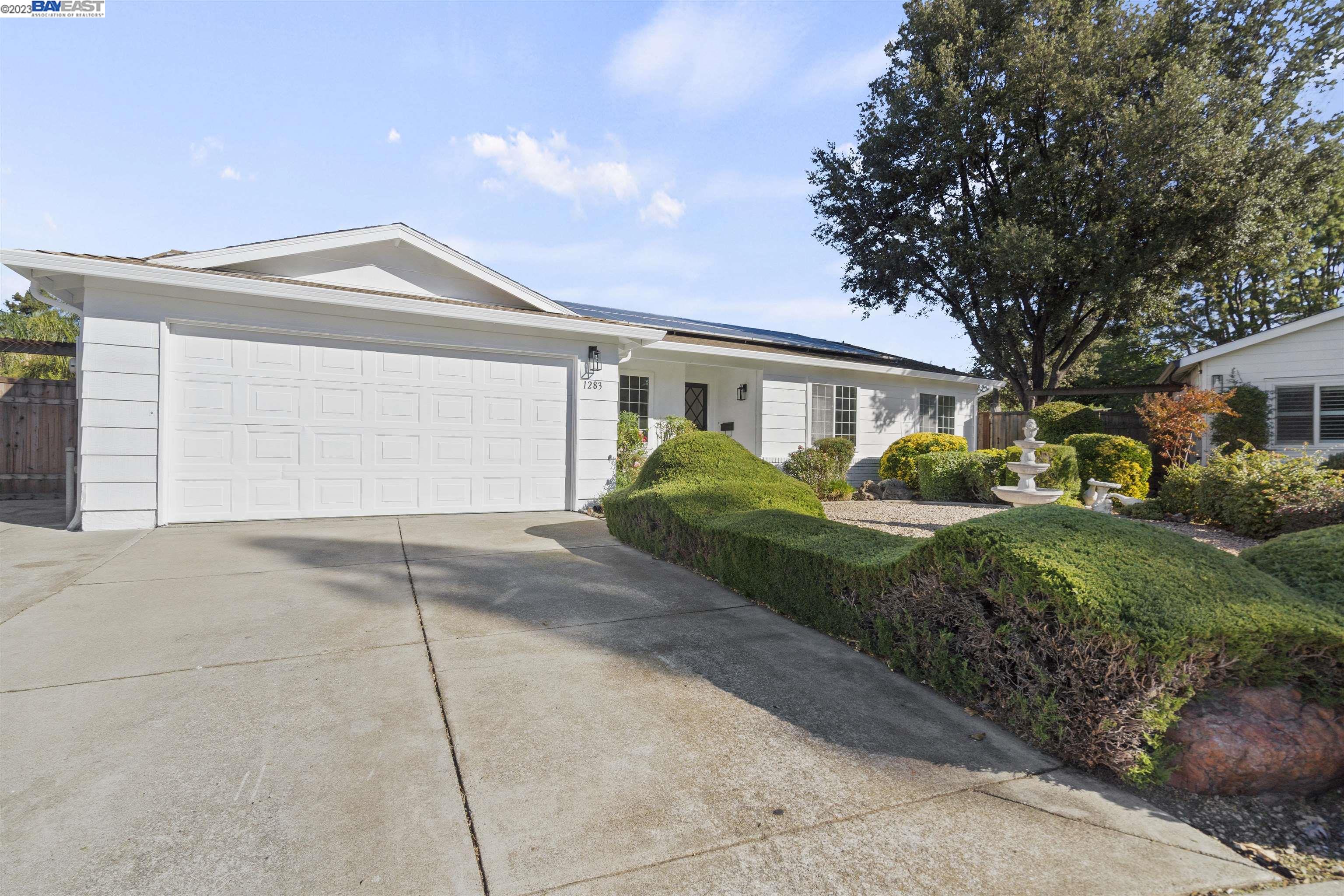 1283 Stephanie Ct