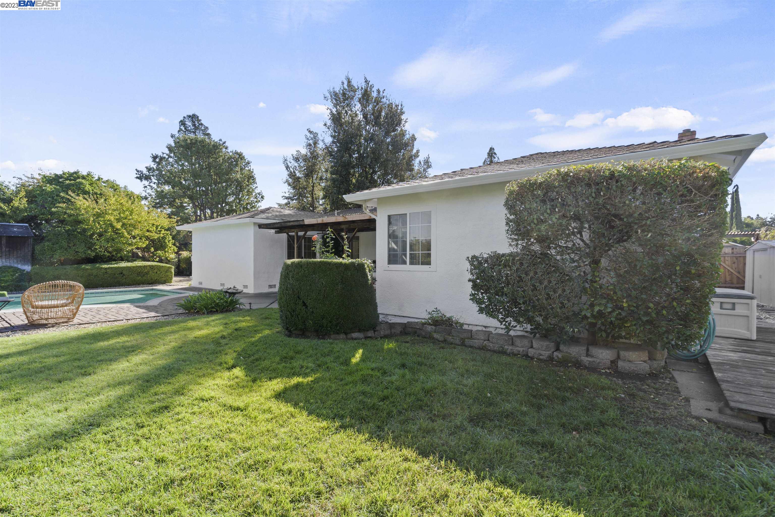 1283 Stephanie Ct
