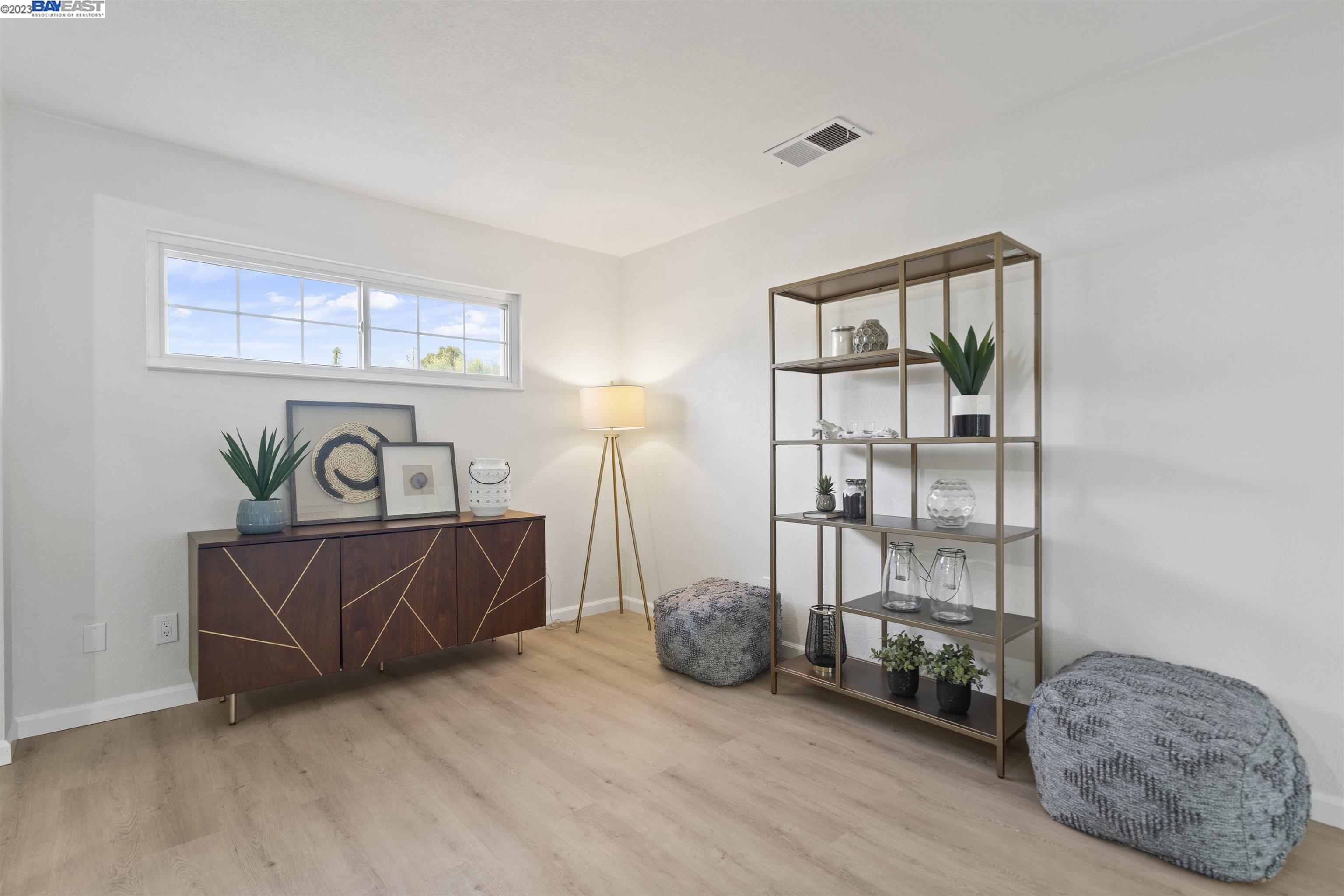 1283 Stephanie Ct
