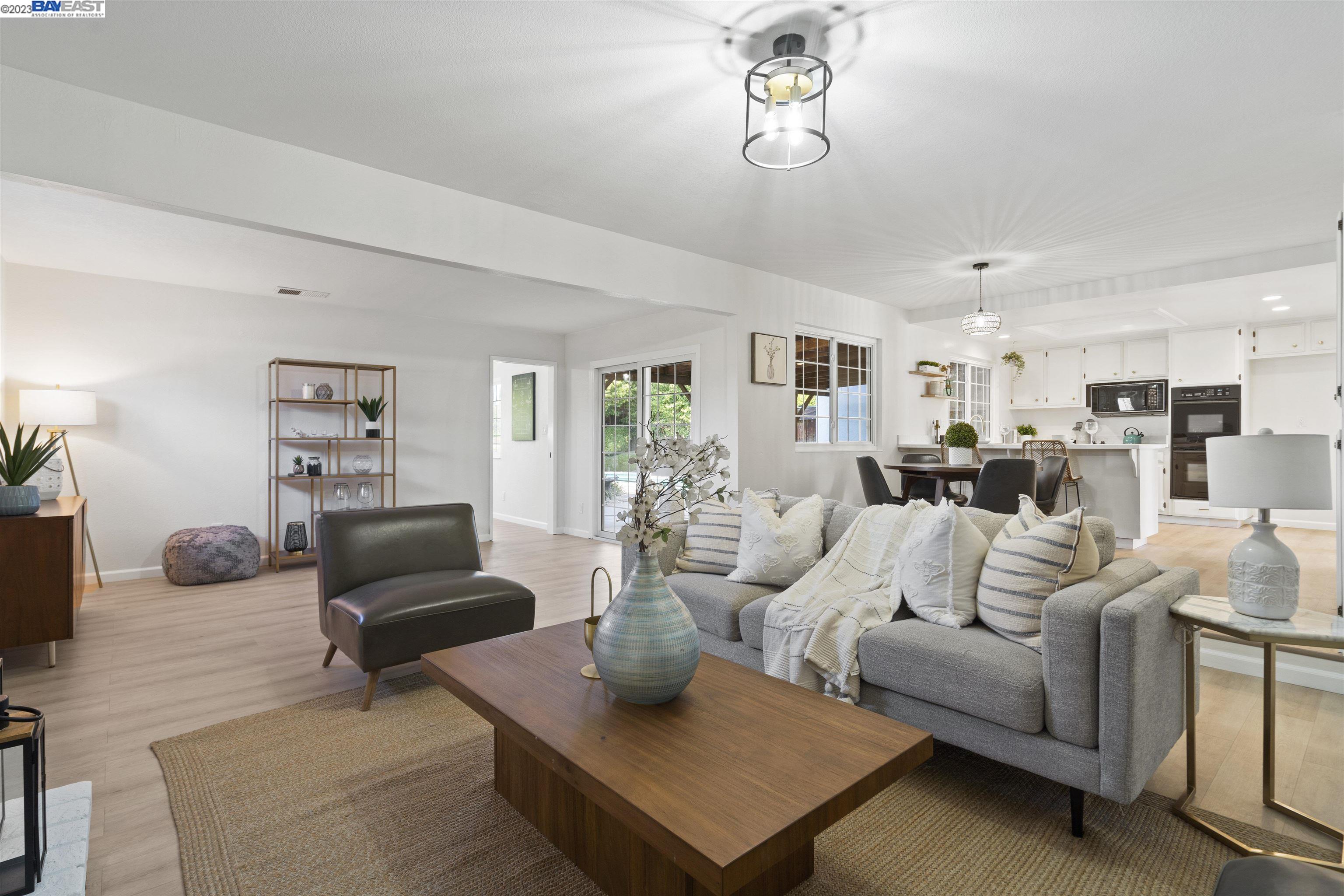 1283 Stephanie Ct